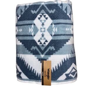 Wrangler Jesse Blue Aztec Country Western 1 Bath Towel White Chevron NEW